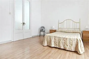 מלון La Casa De Emilia 2*